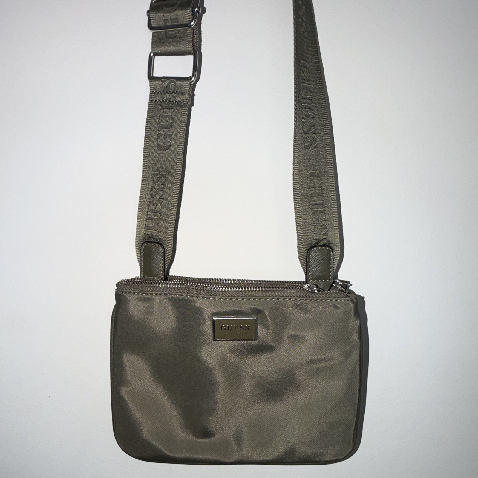 GUESS Green Small Zip Top Crossbody Bag Logo Strap, Adjustable, Inner Pockets
