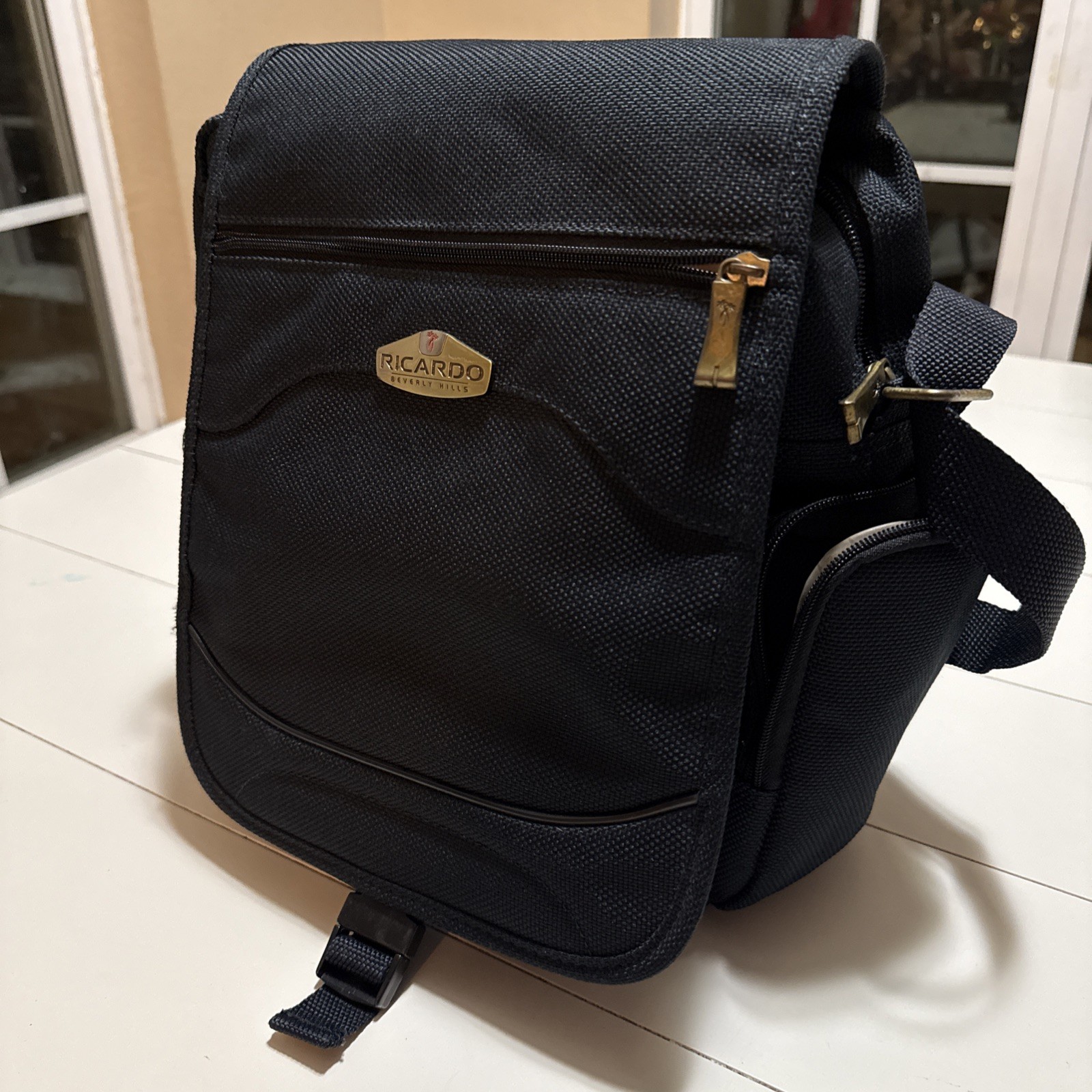 Ricardo Beverly Hills black shoulder bag, SEE DESCRIPTION