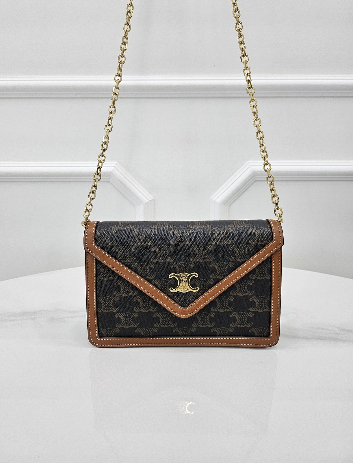 Celine Triomphe WOC Chain Wallet Tan 10I822DS904LU 157869953 [P]