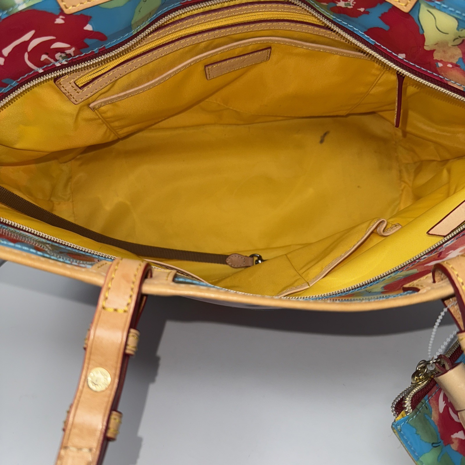 Dooney Bourke Blue Red Floral Rose Large Tote Polyvinyl & Vacchetta And Wallet