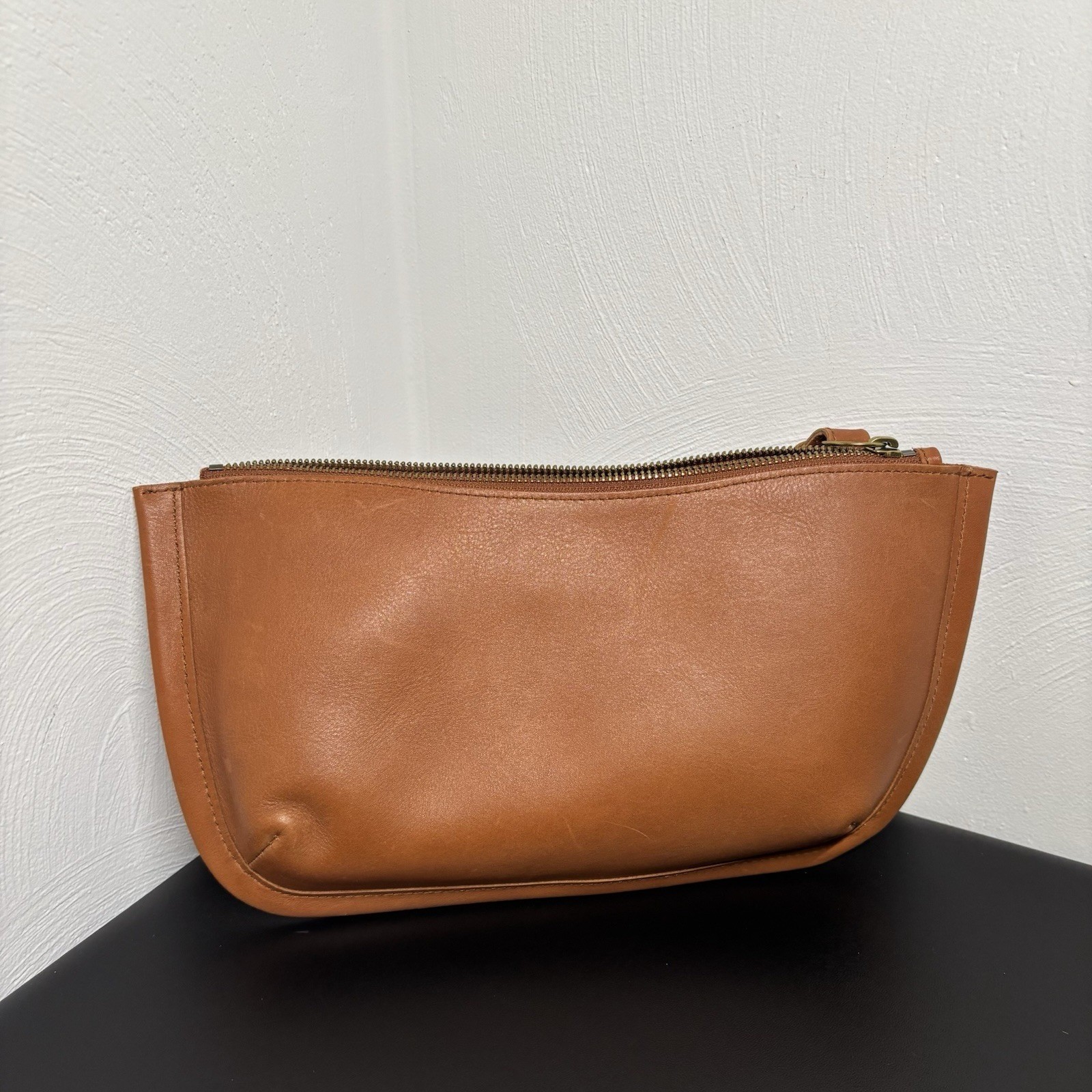 Madewell Women’s The Sydney Clutch Bag in Brushed Carmel Cow Leather Zip Casual