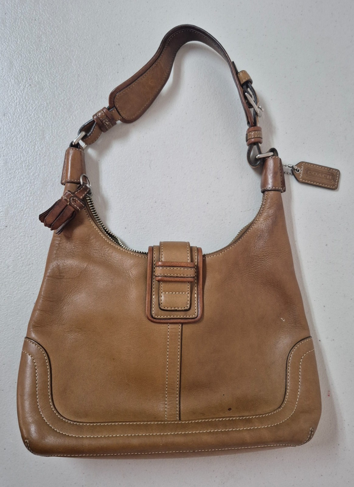 Vtg Coach #7462 Hamptons Soho Leather Buckle Hobo Shoulder Bag Camel Tan 2004
