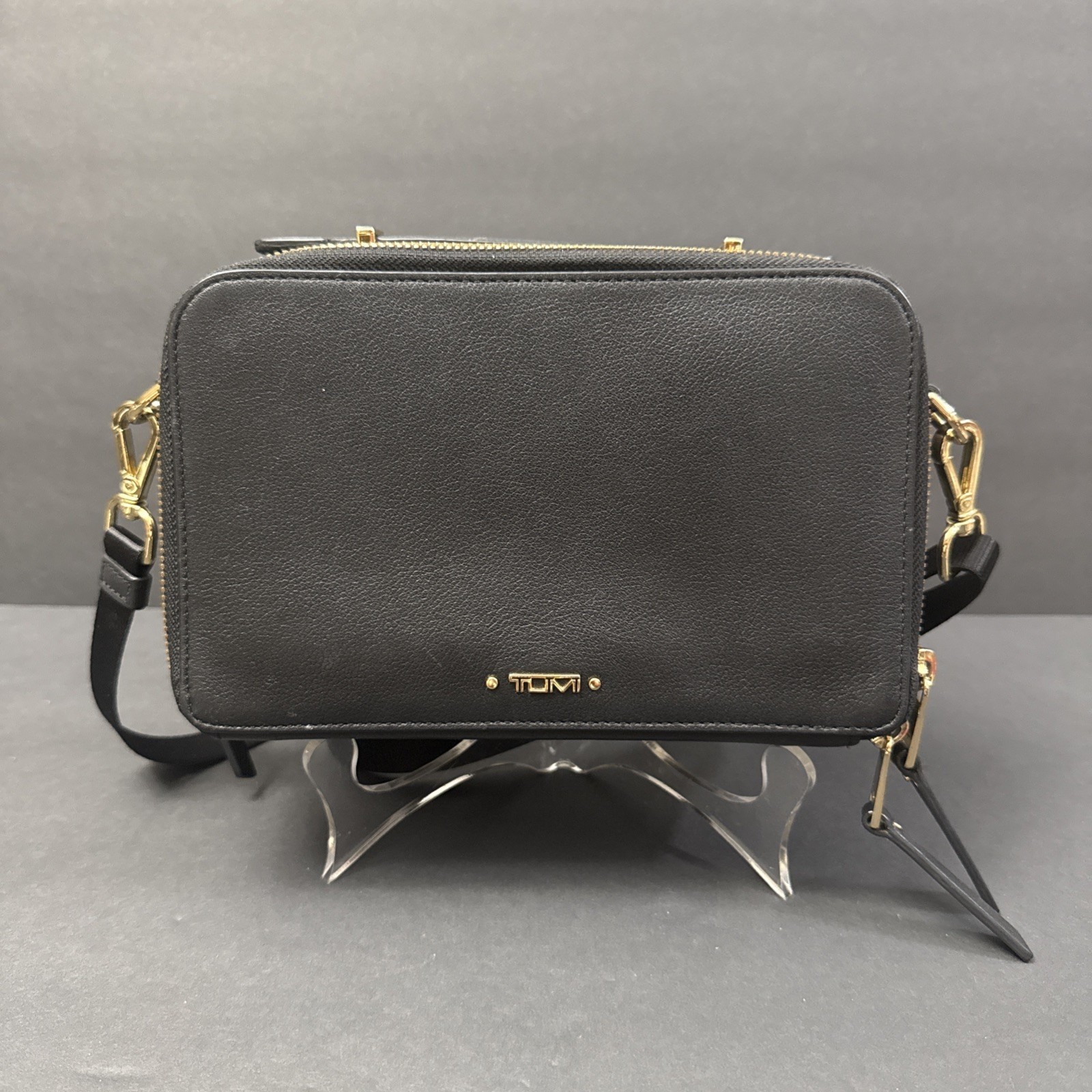 TUMI Black Solid Crossbody Bag Zip Closure Gold Hardware Detachable Strap – READ