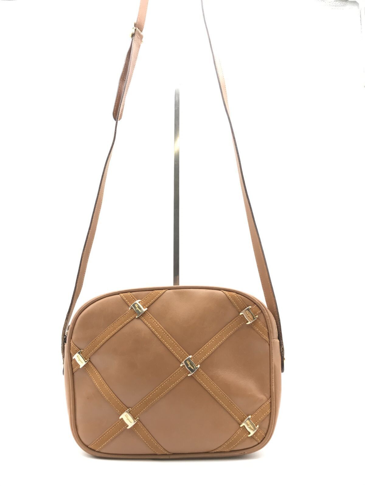 Salvatore Ferragamo Vara Brown Leather Crossbody Shoulder Bag Vintage Gold Logo