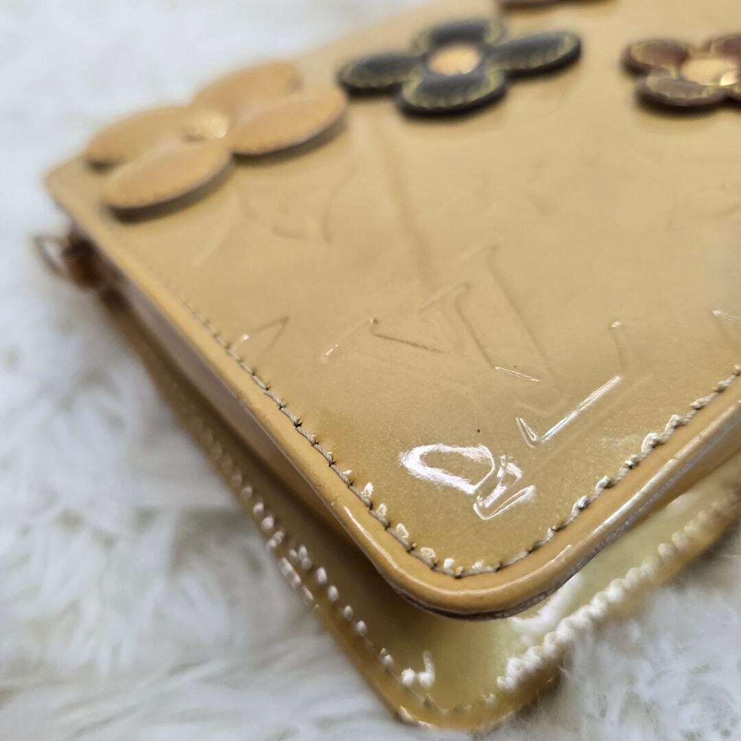 Louis Vuitton Monogram Vernis Lexington Flower Beige Patent Leather Pouch Bag