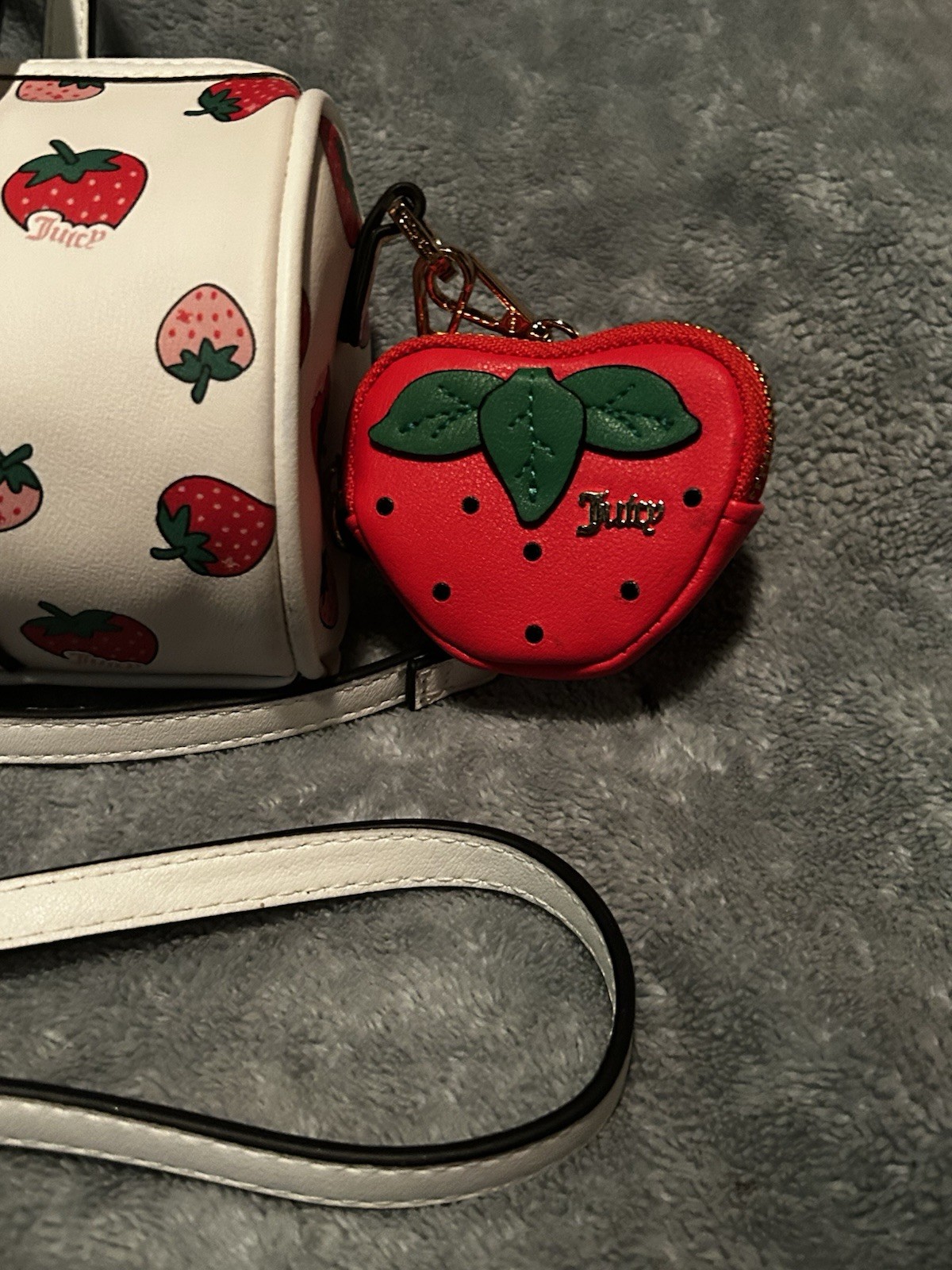 Juicy Couture White Strawberry Print Barrel Crossbody Bag Zip Coin Purse Charm