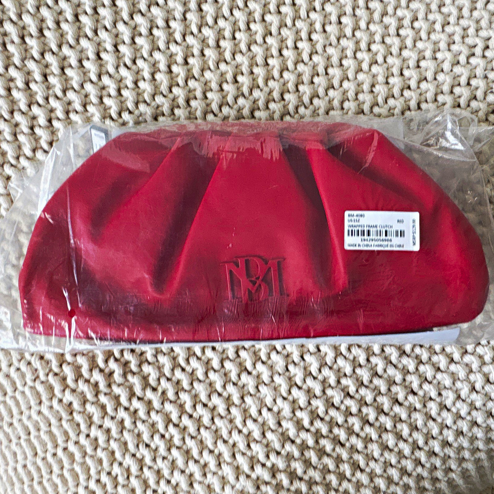 Badgley Mischka Red Wrapped Frame Clutch Zip Closure Detachable Strap Lined