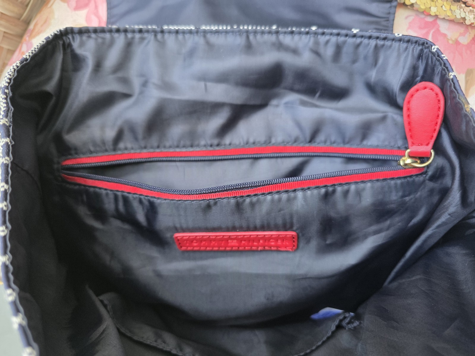 Tommy Hilfiger Women’s Navy Blue Jacquard Backpack Red Trim Excellent Condition