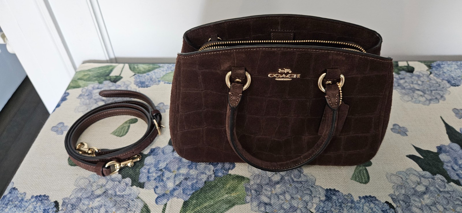 Coach Savannah Small Carryall In Crocodile Embossed Suede – Maple