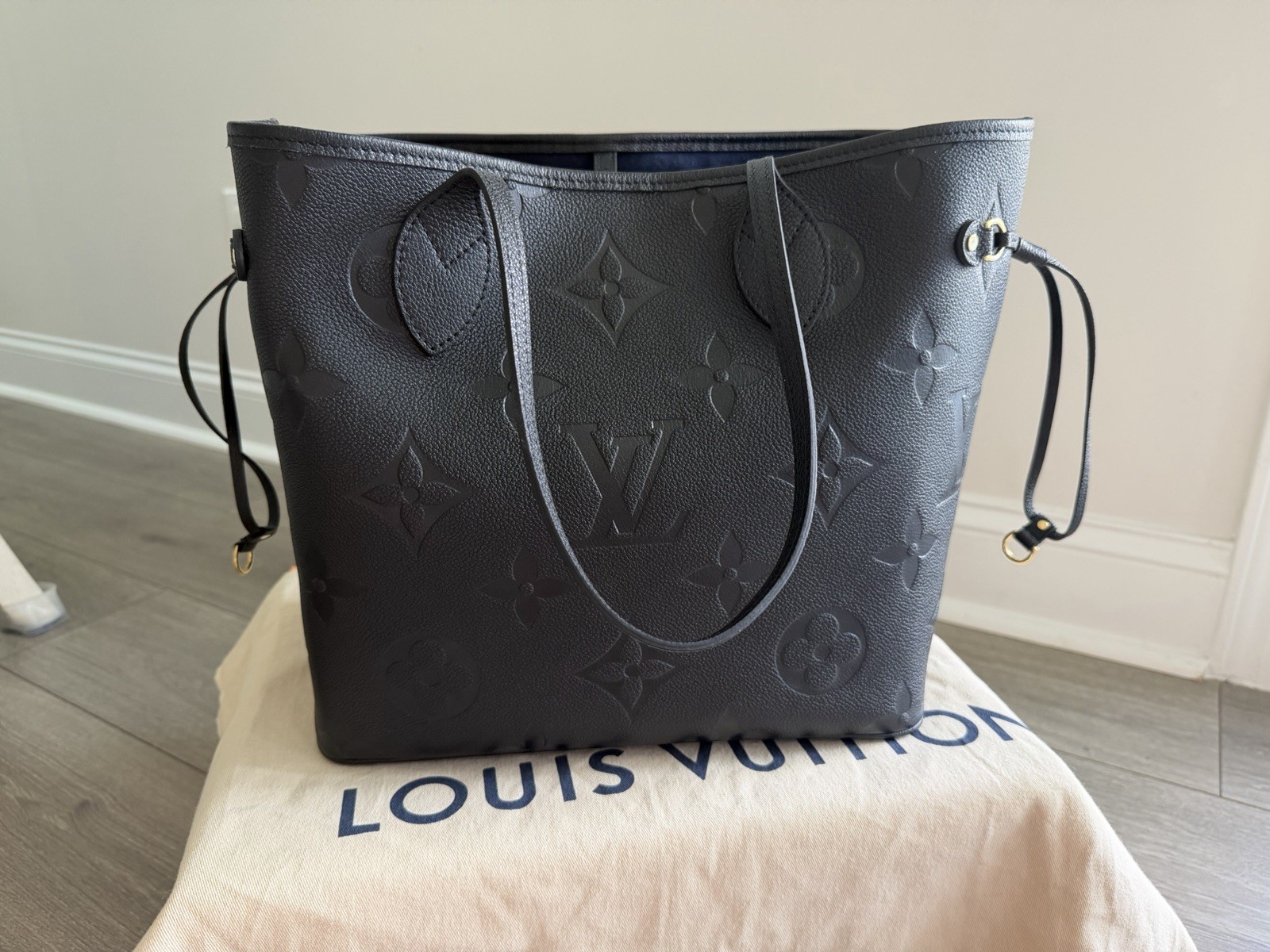 Louis Vuitton Empreinte Giant Monogram Neverfull MM Tote Black Pouch Dust