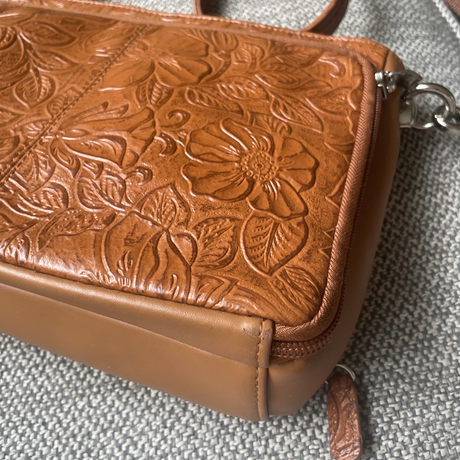 Gun Tote’n Mamas Concealed Carry Brown Leather Tooled Crossbody Bag