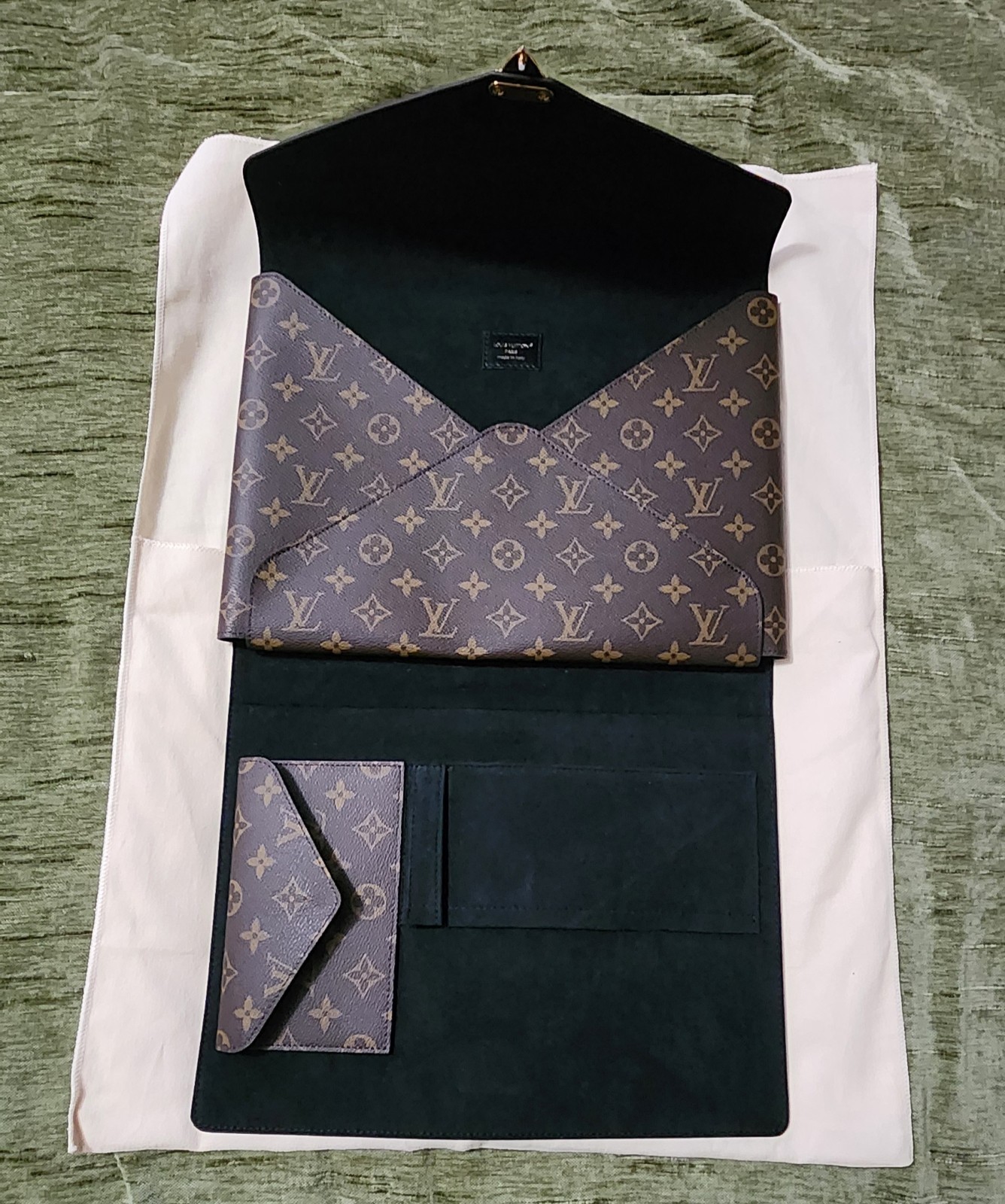 LOUIS VUITTON Mark Folder Monogram Reverse S-Lock Document Portfolio