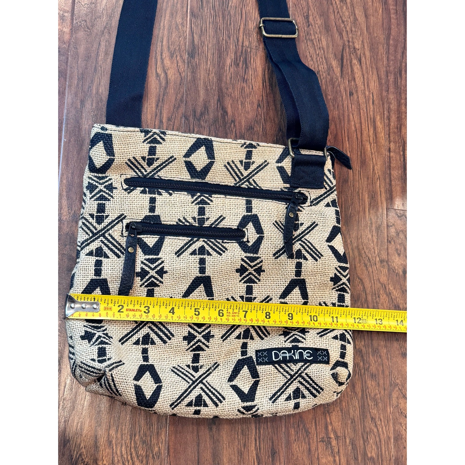Dakine Jo Jo Jive Crossbody Bag Jute Burlap Purse Tan Black Adjustable Geometric