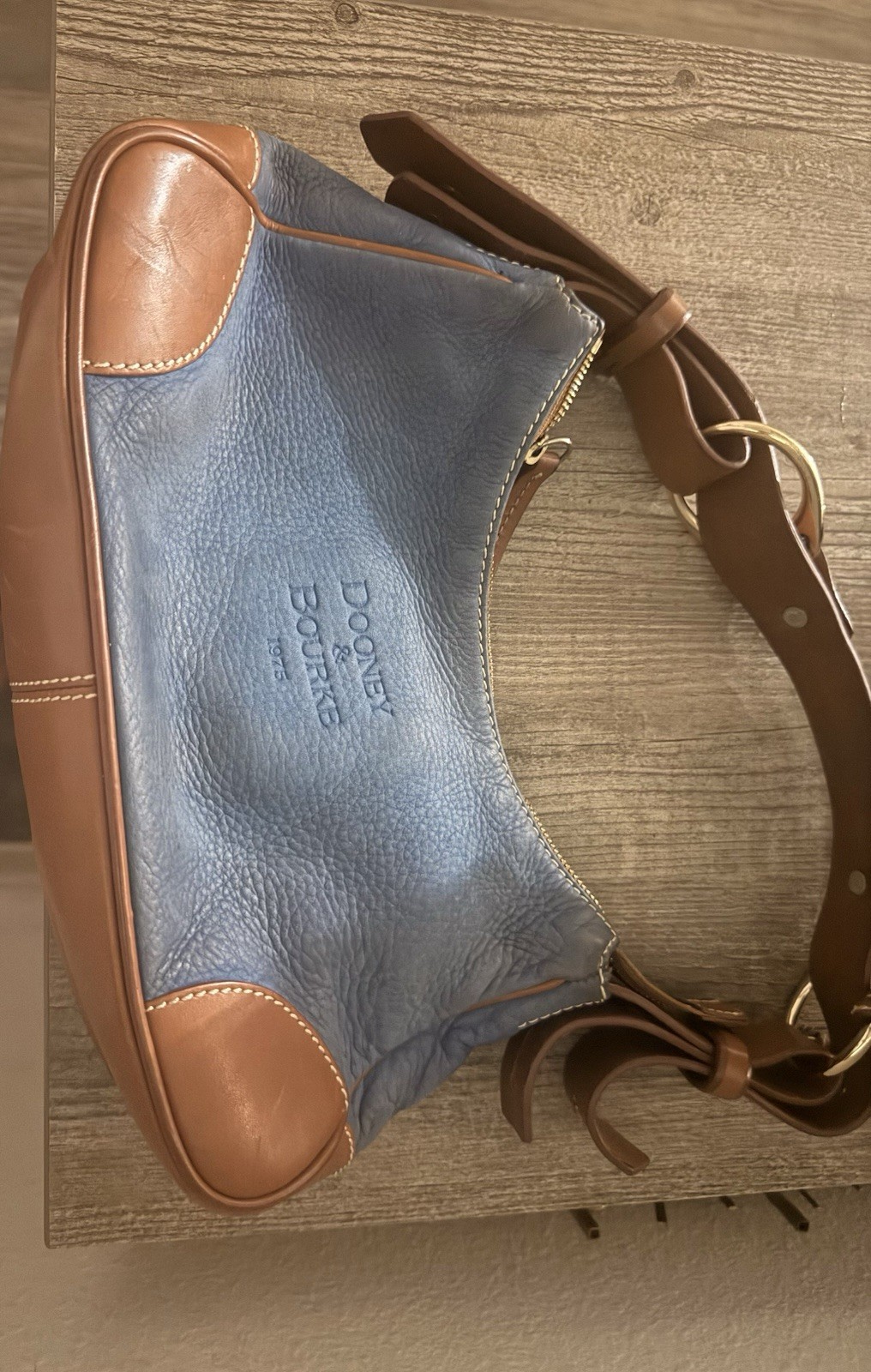 Dooney & Bourke Blue/Brown Pebbled Shoulder Bag Zip Closure Detachable Strap