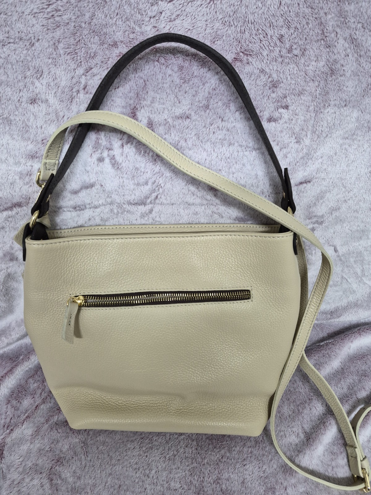 Valentina Beige Pebbled Crossbody Bag Gold Hardware Zip Pockets Heart Charm