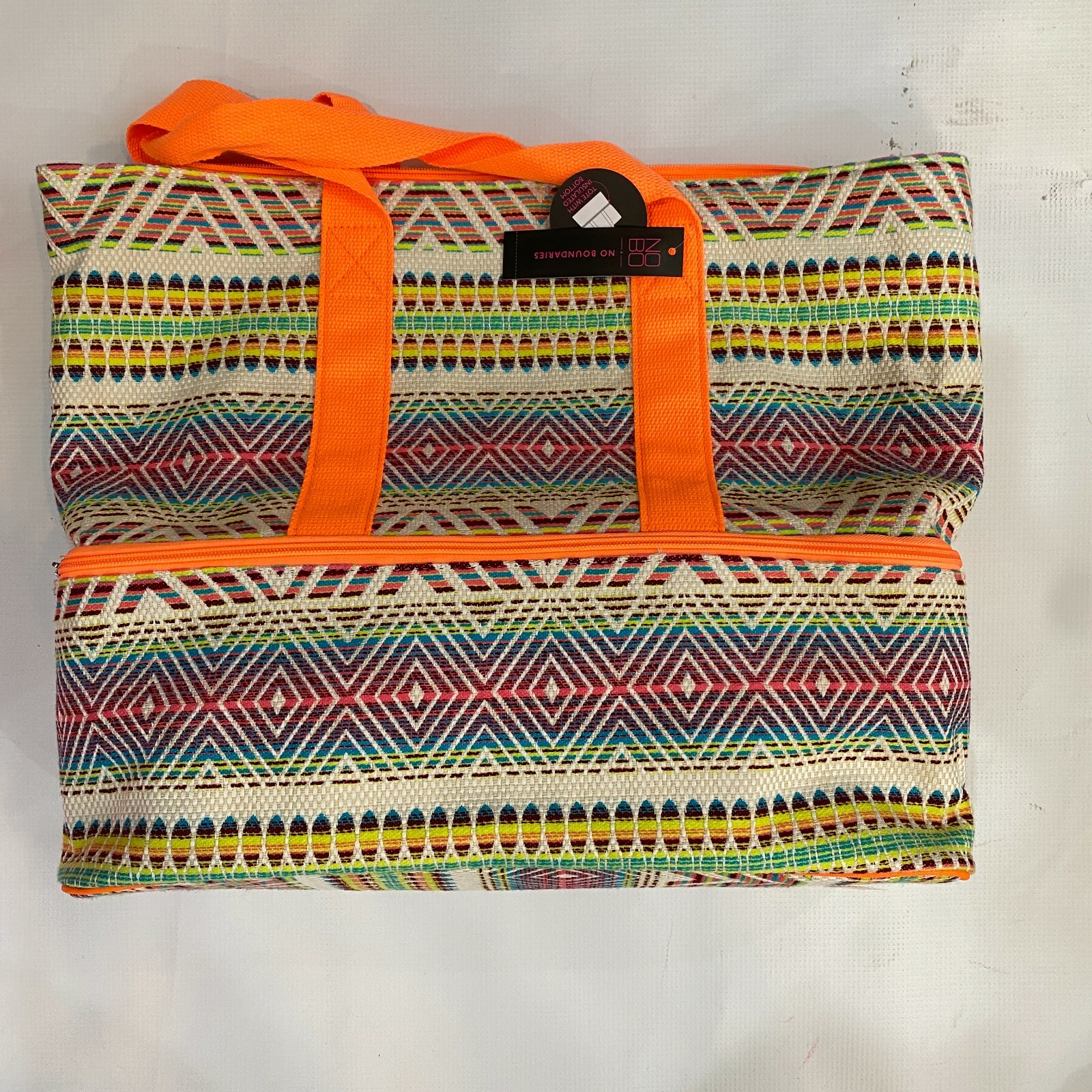 No Boundaries Tote Bag Cooler Bottom Zip Closure Large Beach Picnic 16.5x10x5.5