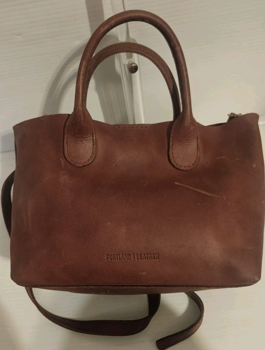 Portland Leather Raindrop Tote Bag – Red Burgundy, Adjustable Crossbody Strap
