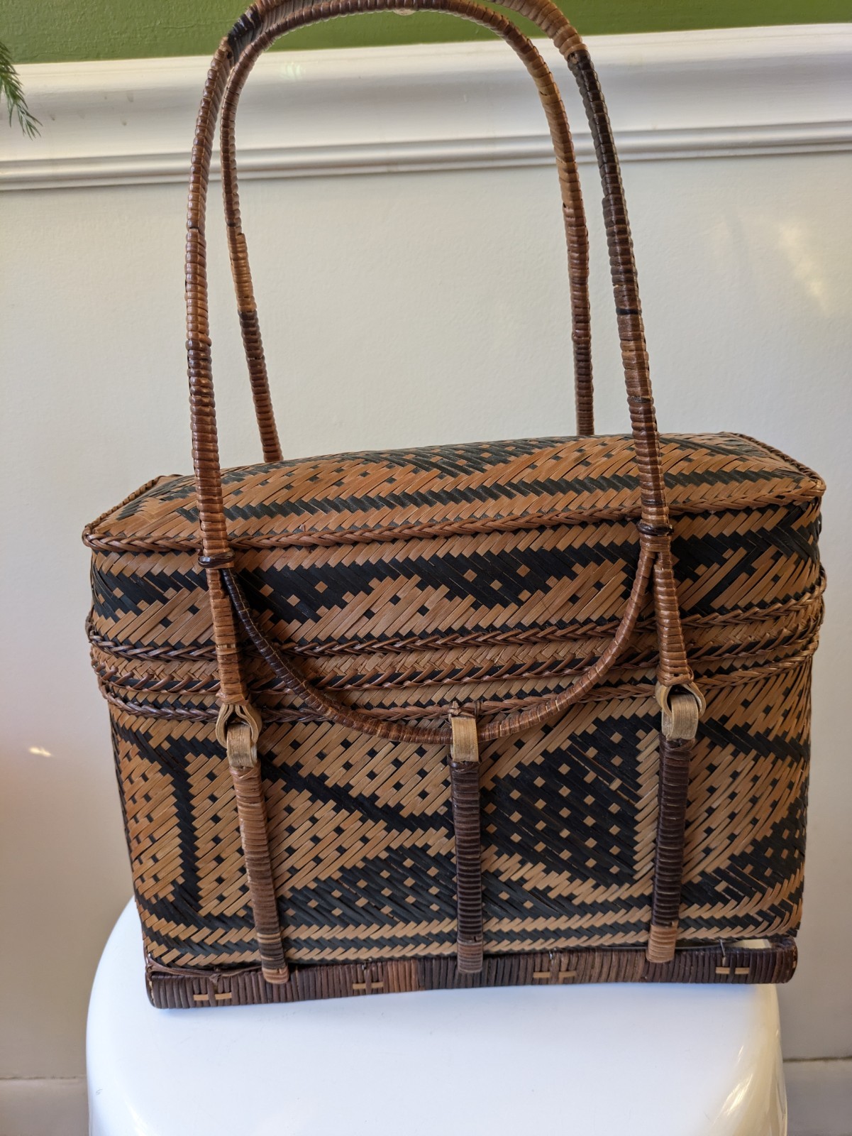 ANTIQUE TIRURAY TRIBE PALAWAN ISLAND BAMBOO RIVER CANE BASKET PURSE