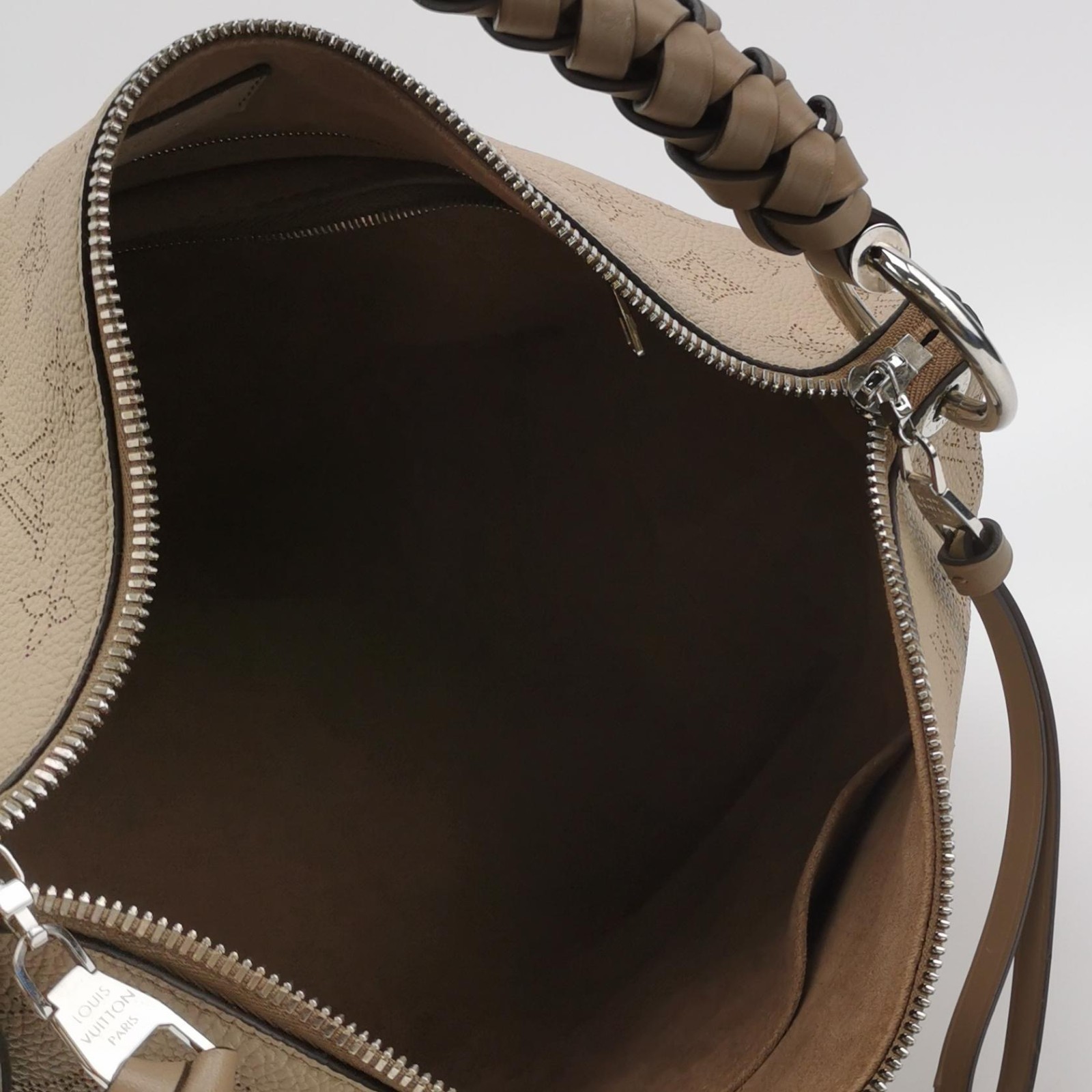 Louis Vuitton Medium Beaubourg Monogram Crossbody Bag （31.5×25×18）cm