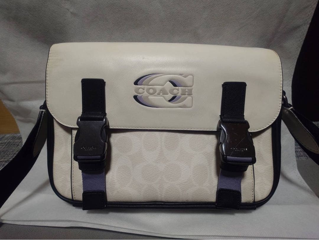 COACH Shoulder Bag White and Black