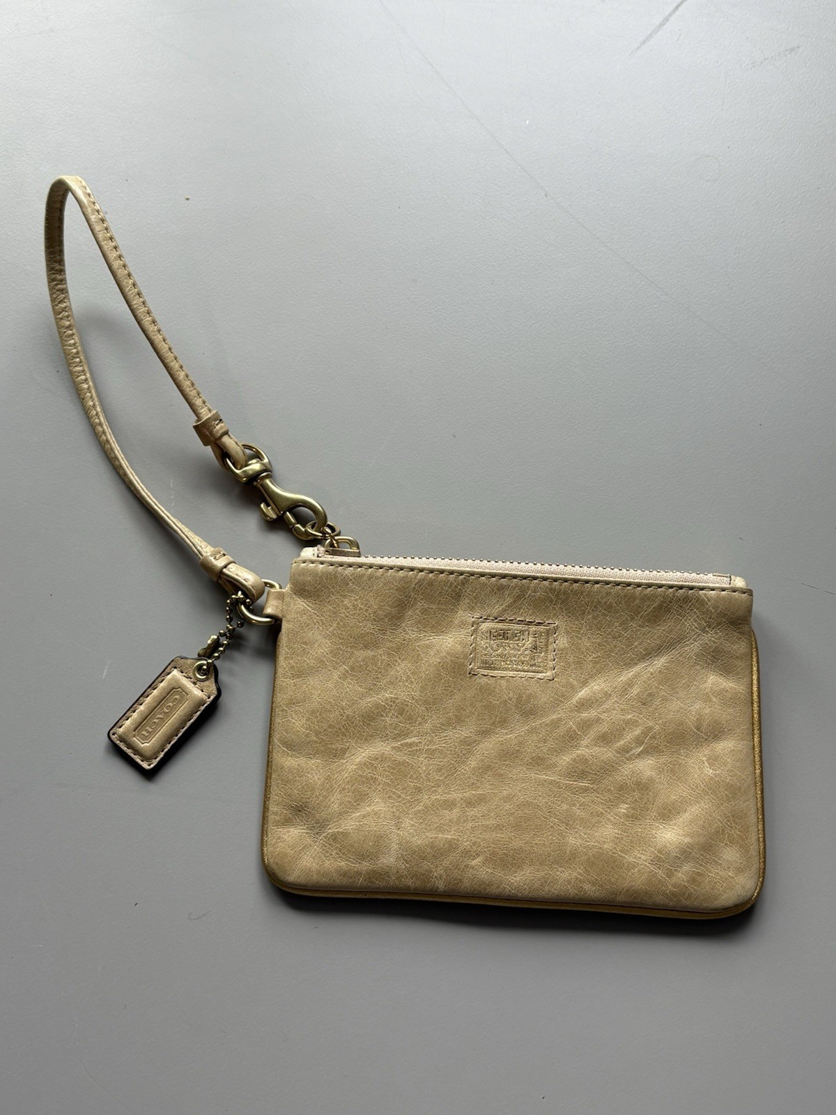 Coach Poppy Gold Wristlet Clutch Leather Coins Money Wristlet with Hangtag