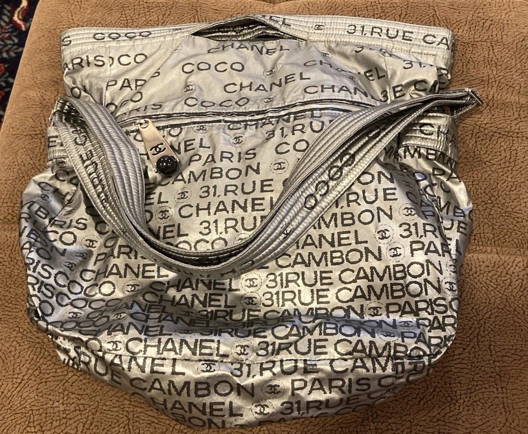 CHANEL Unlimited Ligne 31 Rue Cambon Silver Metallic Coated Canvas Shoulder Bag