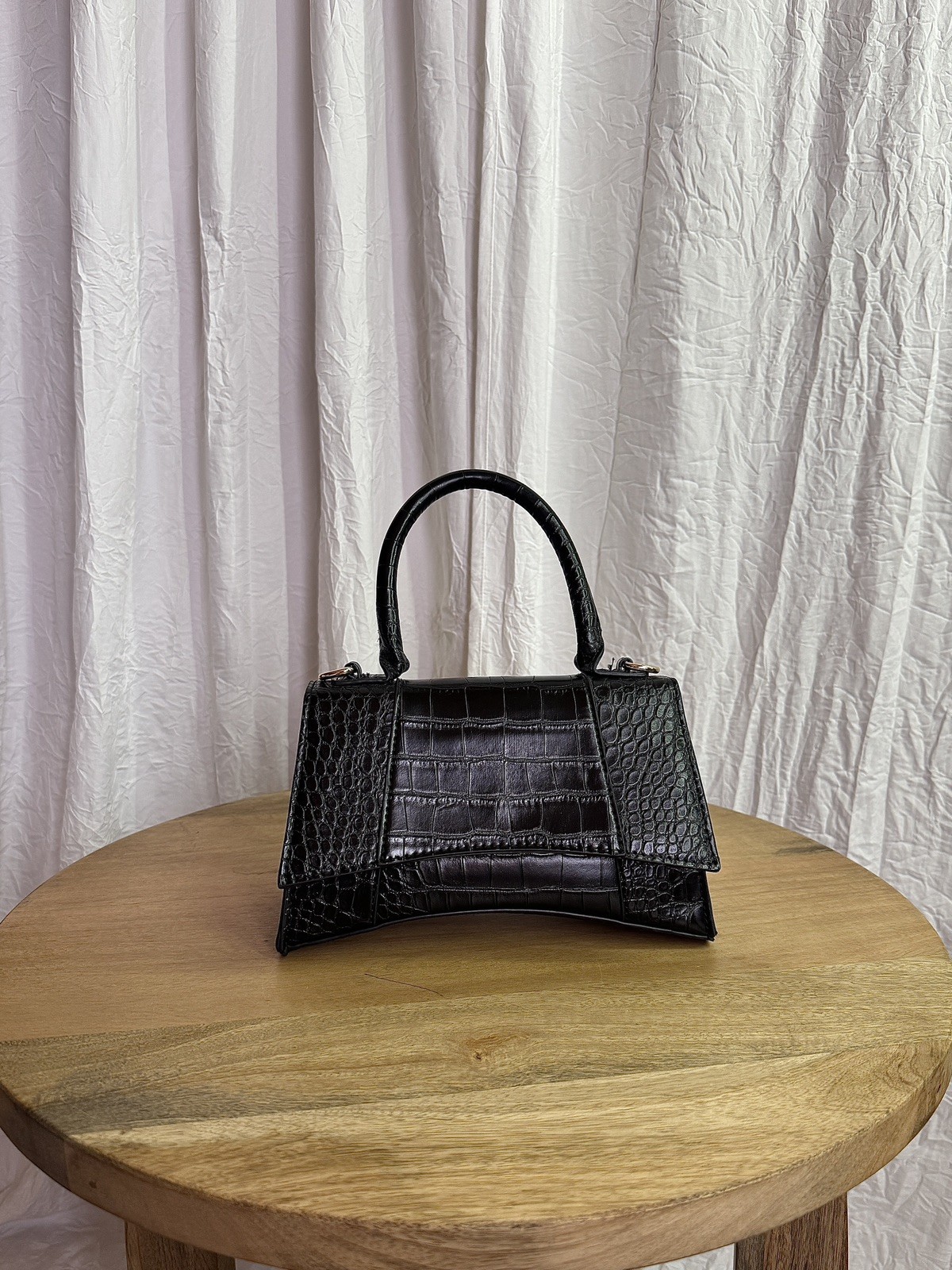 Black Croc-Embossed Top-Handle Cocktail Purse Hourglass Curved Bottom