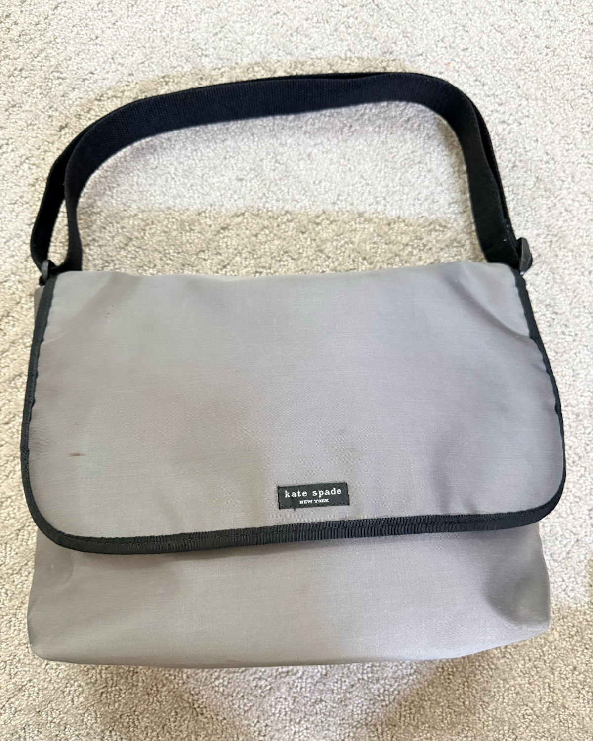kate spade new york Women’s Shoulder Bag Gray/Black Logo Hook & Loop