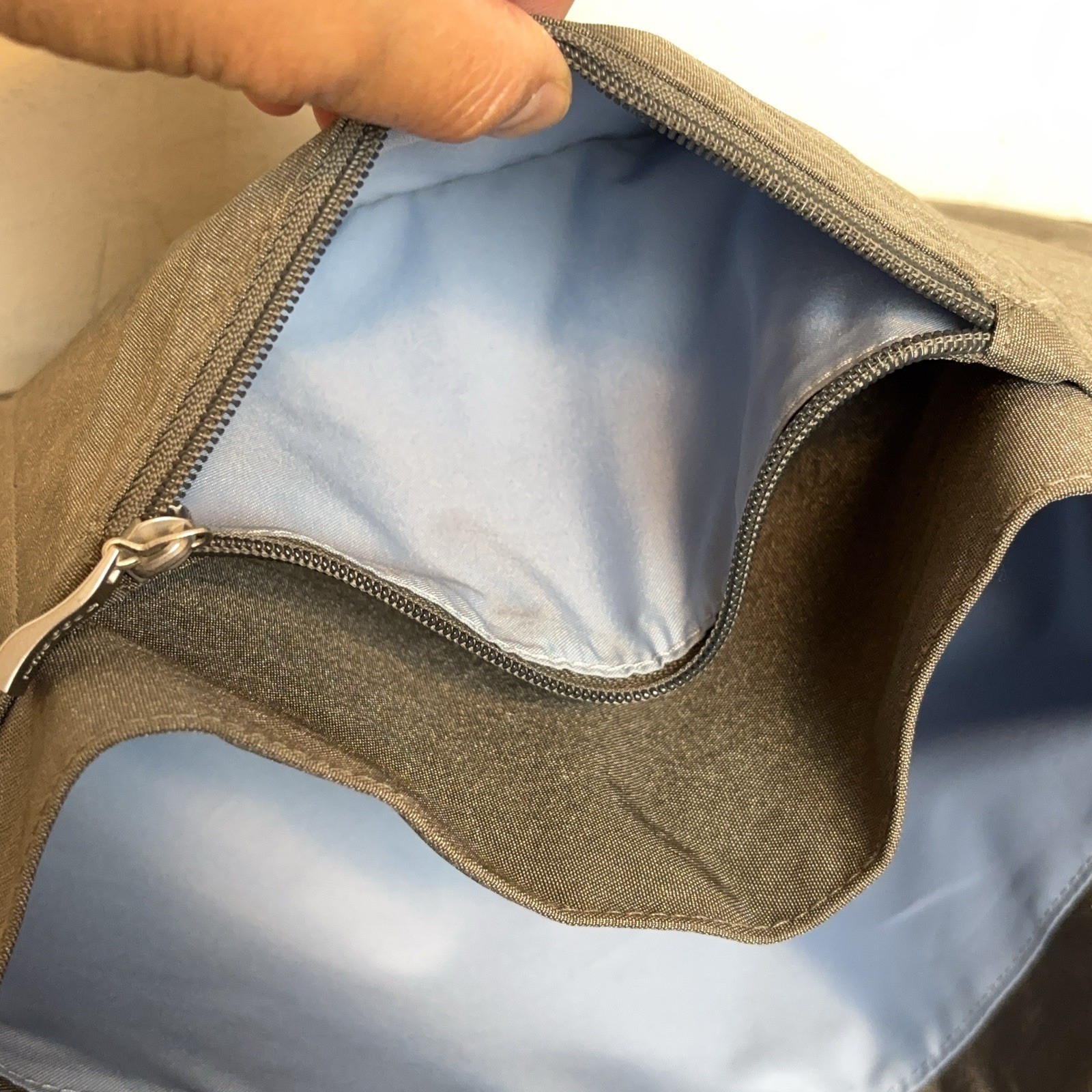 Baggallini Overnight Expandable Laptop Tote Bag Weekender Metallic Gray Carryon