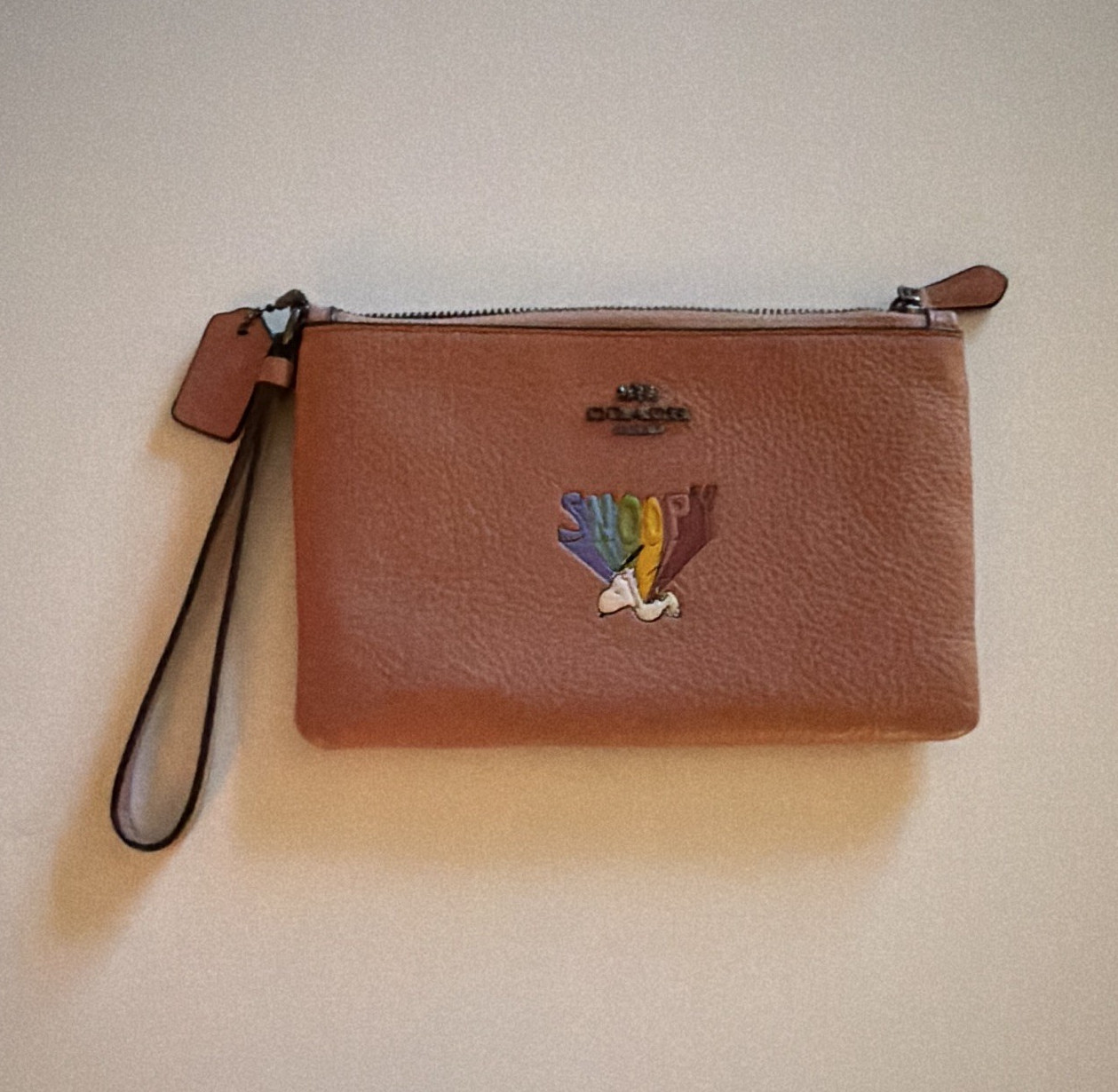 Coach Peanuts Snoopy Pink Pebbled Zip Wristlet Pouch w/ Wrist Strap