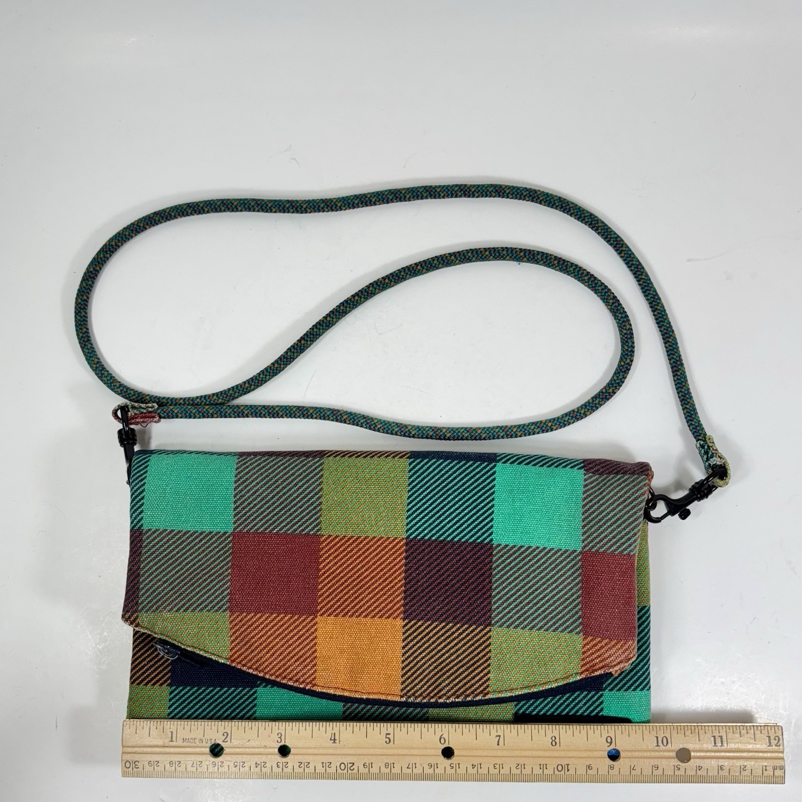 KAVU ‘SLINGALING’ Multicolor Plaid Crossbody Fold Over Bag 9.5″x5.75″/27″ Drop