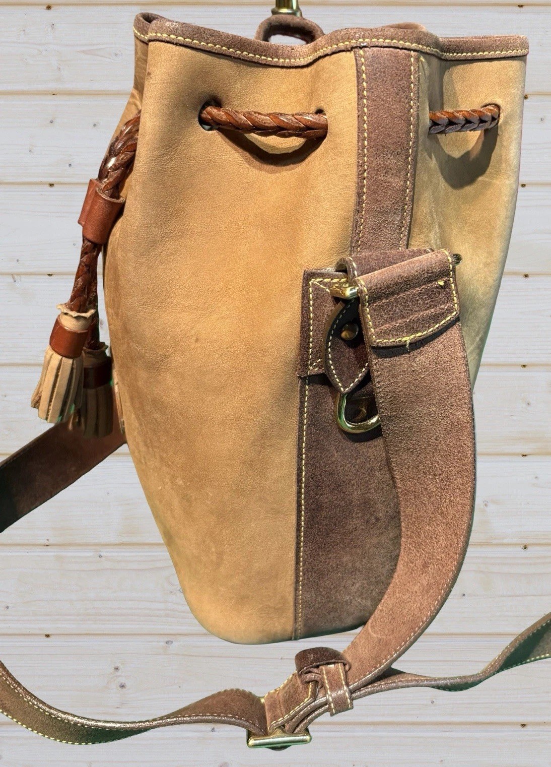 Dooney Bourke Vintage Saddle Tan Brown Bucket Drawstring Sac Bag Nubuck Leather