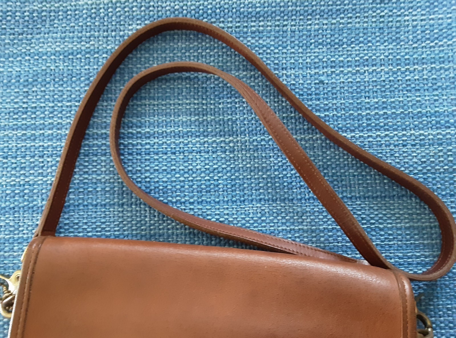 Vintage British Tan Leather Coach Pocket Purse Shoulder Crossbody #9755