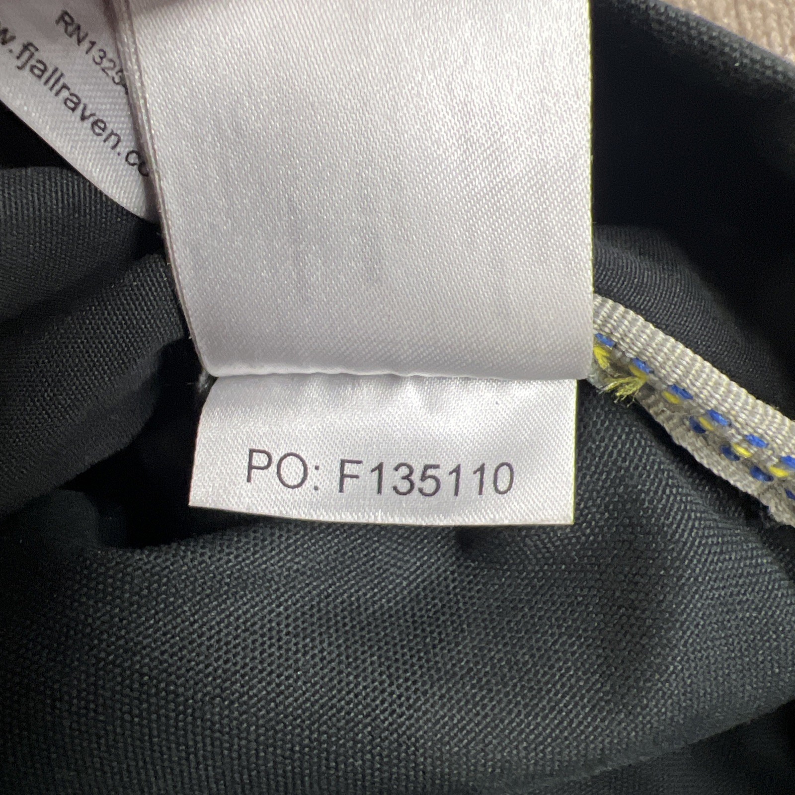 FJALLRAVEN Foldsack No. 3 Black Crossbody Bag G-1000 Discontinued