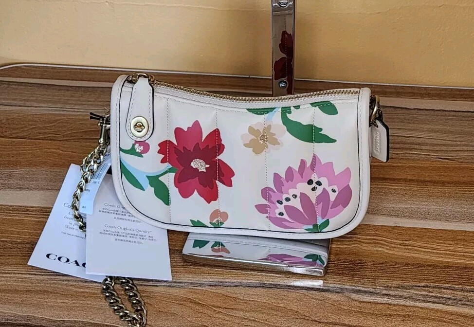 COACH Floral Quilted Swinger 20 Handbag Clutch Leather Ivory C7208 NWT
