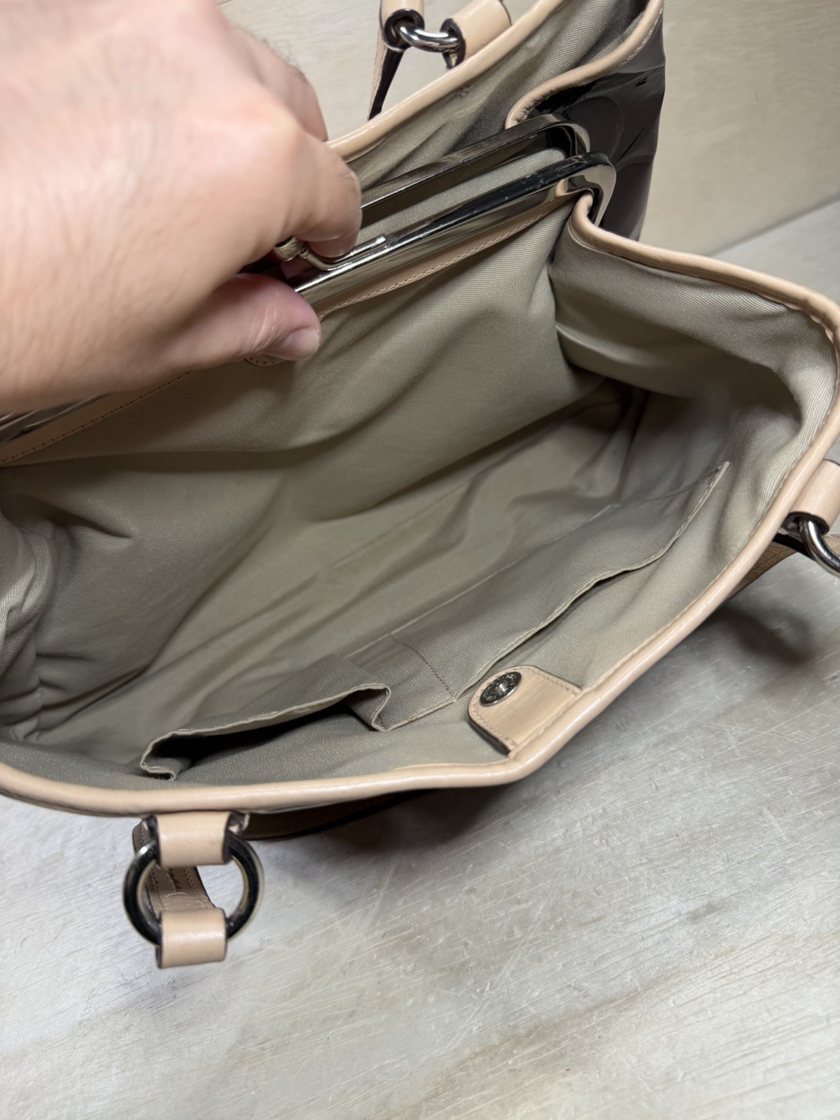 Coach Peyton Embossed Patent Leather Kiss-Lock Tote F25487 Brown Tan Trim Rare