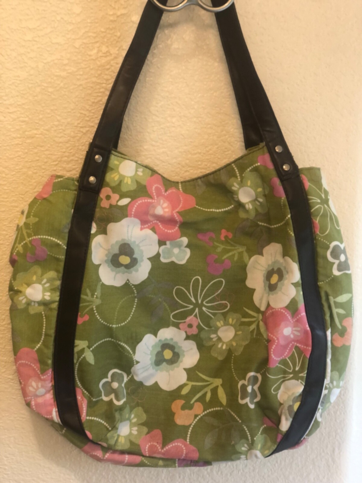 Authentic Disney Parks Mickey Mouse Floral Purse New without tags