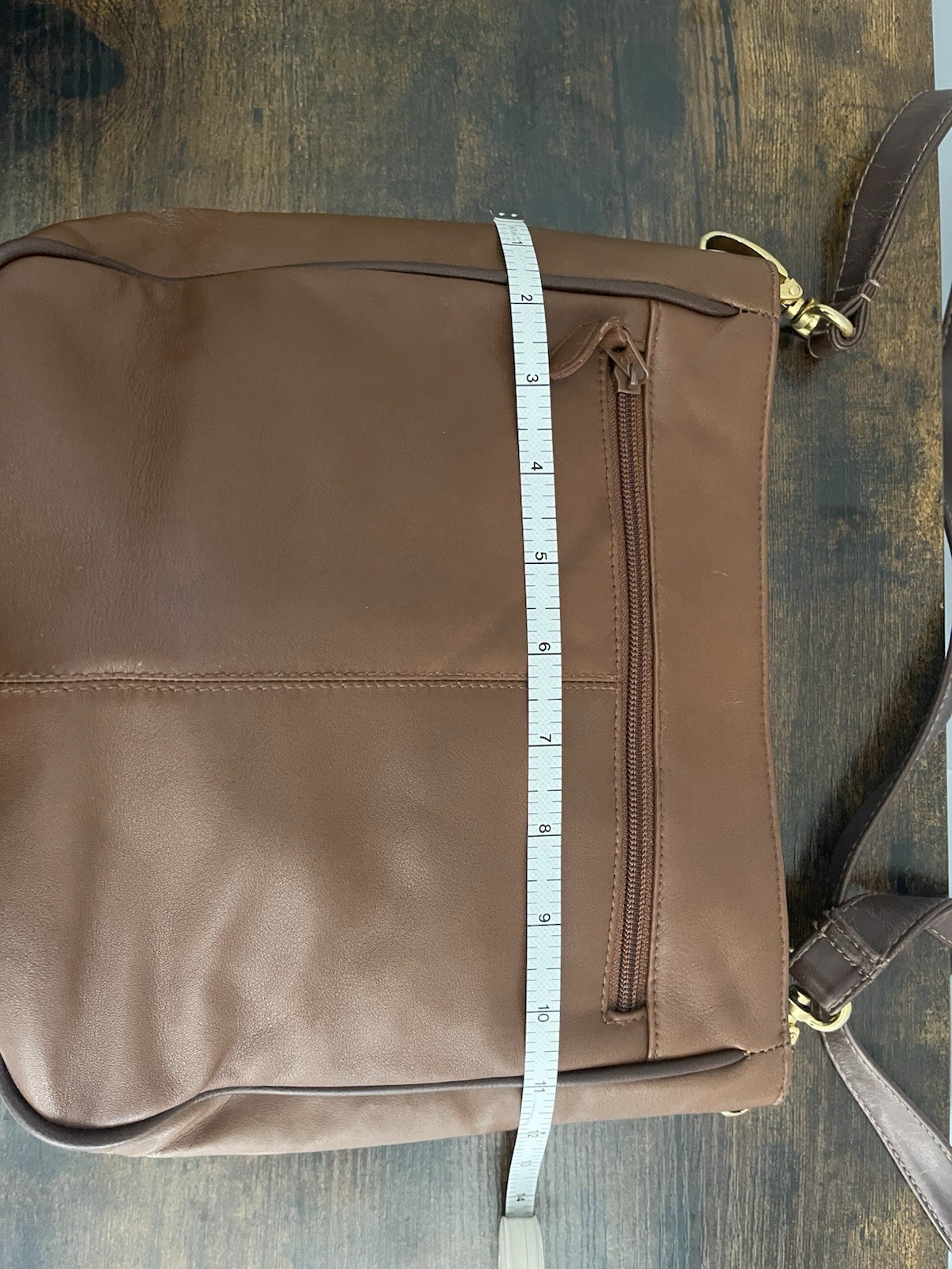 Brown Crossbody Bag Zip Closure Adjustable Strap Lined Inner/Outer Pockets Gold