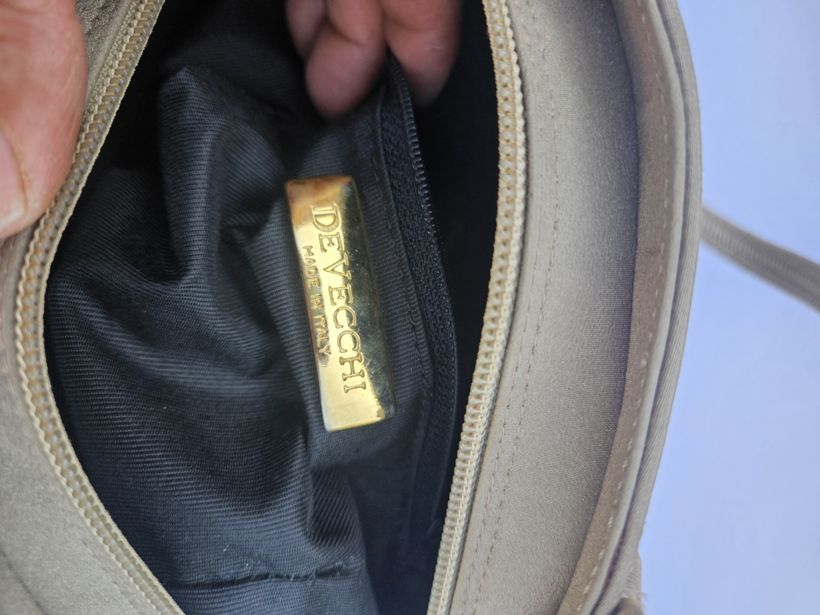 De Vecchi Taupe Shoulder Bag Zip Top Tassel Accent Gold Hardware Dust Bag