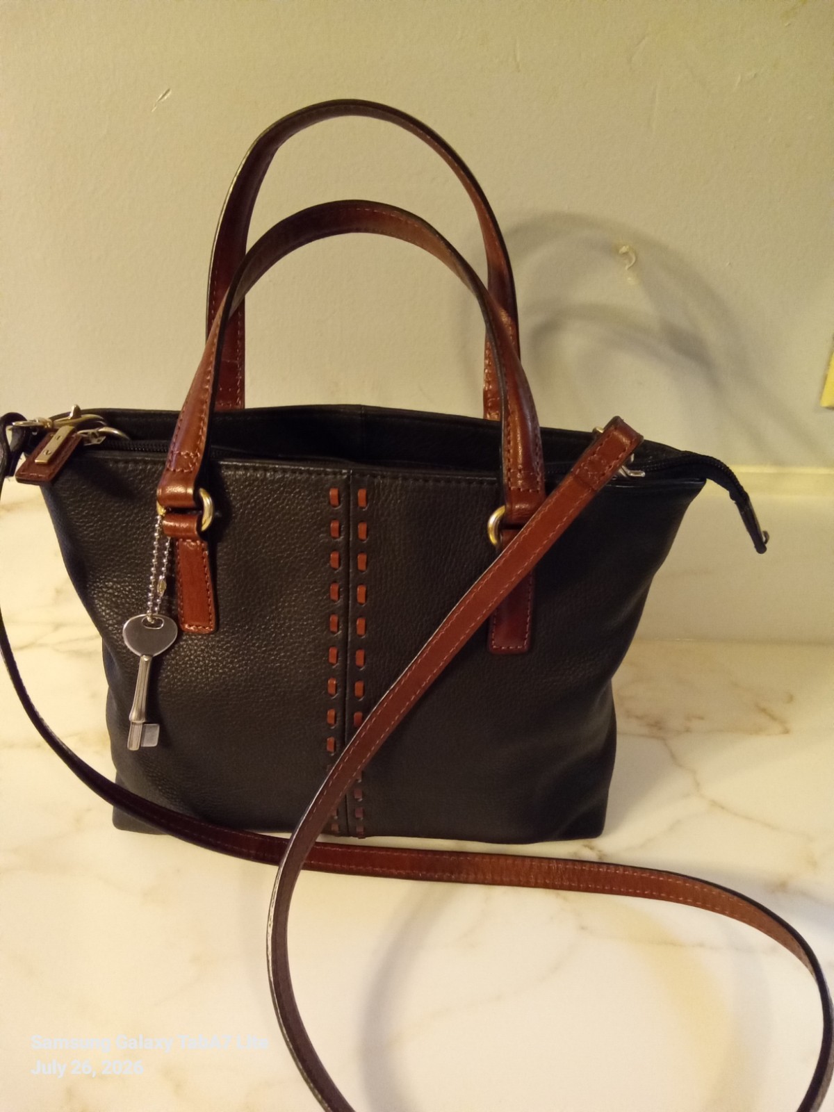 Vintage 2000s Fossil Black/Brown Pebbled Leather Crossbody Bag ZB7013