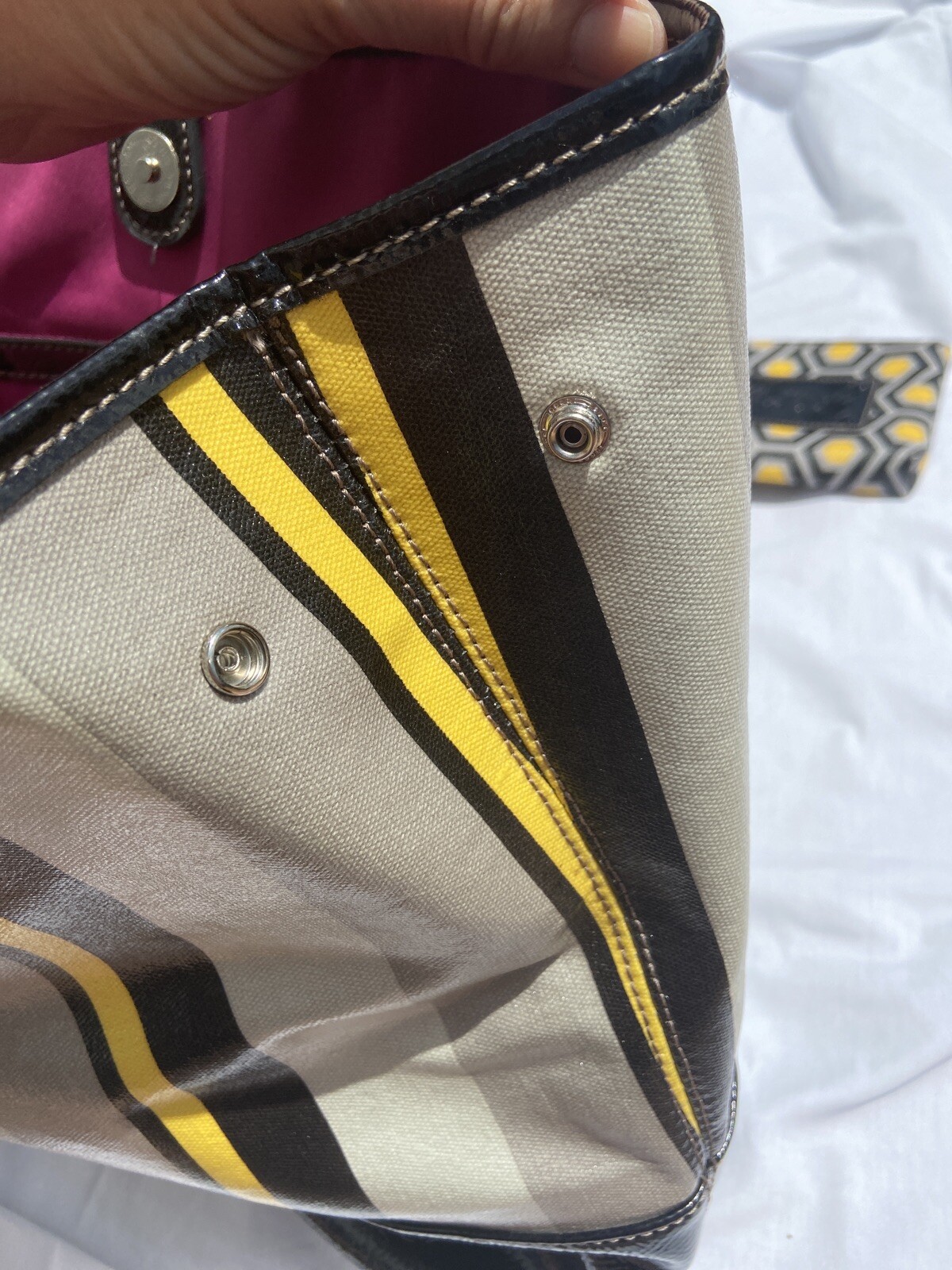 NINE WEST Shoulder Tote Bag With Matching Wristlet Black Grey & Yellow Striped