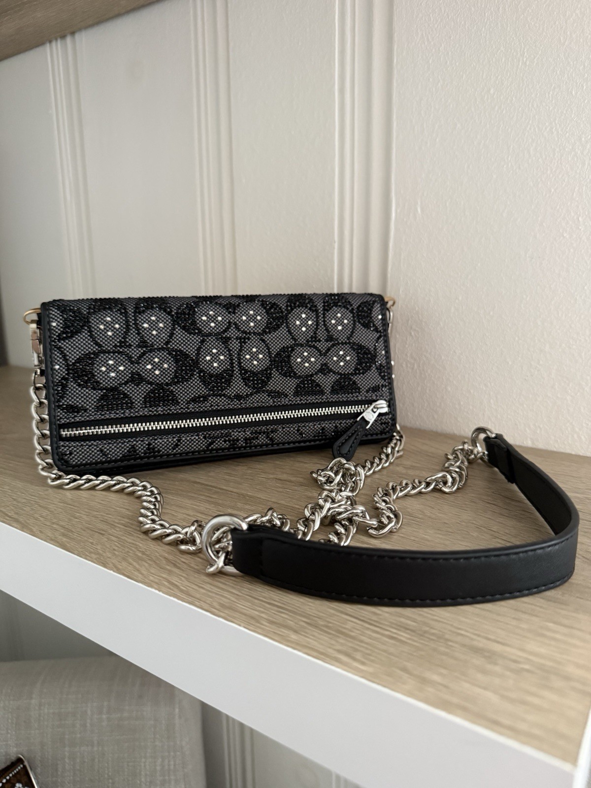 Coach BLACK CRYSTAL Wallet Bag With A Shoulder Chain Strap 🖤🖤🖤✨✨✨