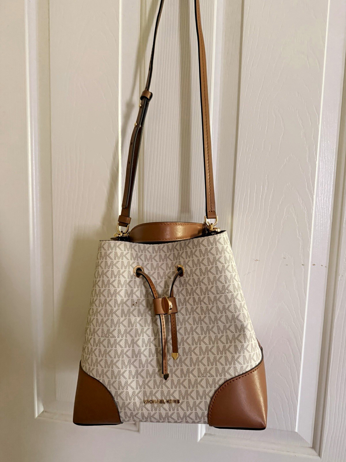 Michael Kors Signature Logo Small Bucket Drawstring Bag Beige/Brown Gold