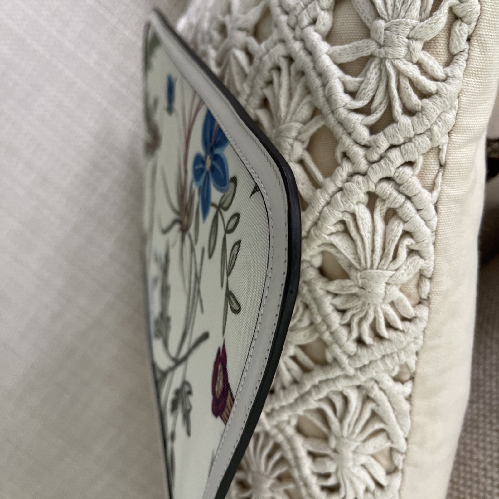 Gucci Floral Botanical Illustration Clutch Excellent Condition No Signs of Wear