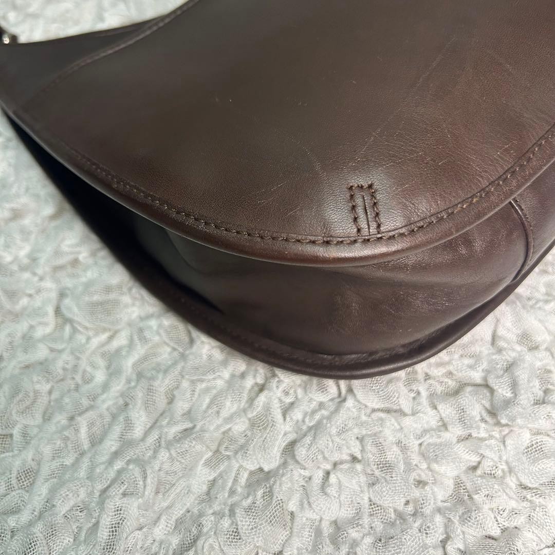 Old COACH one shoulder bag brown half moon