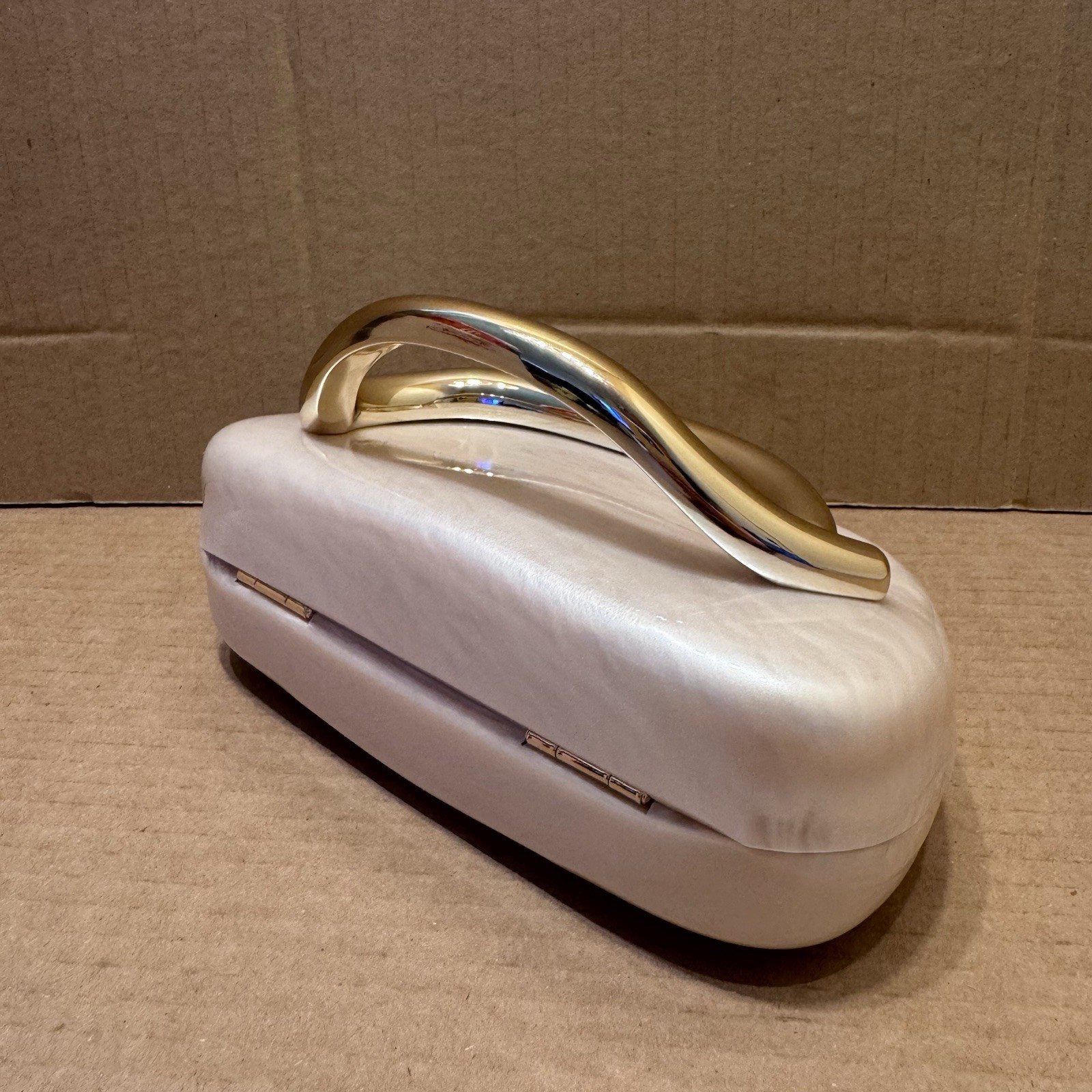 Verano Hill Hard Shell Clutch Hand Bag New