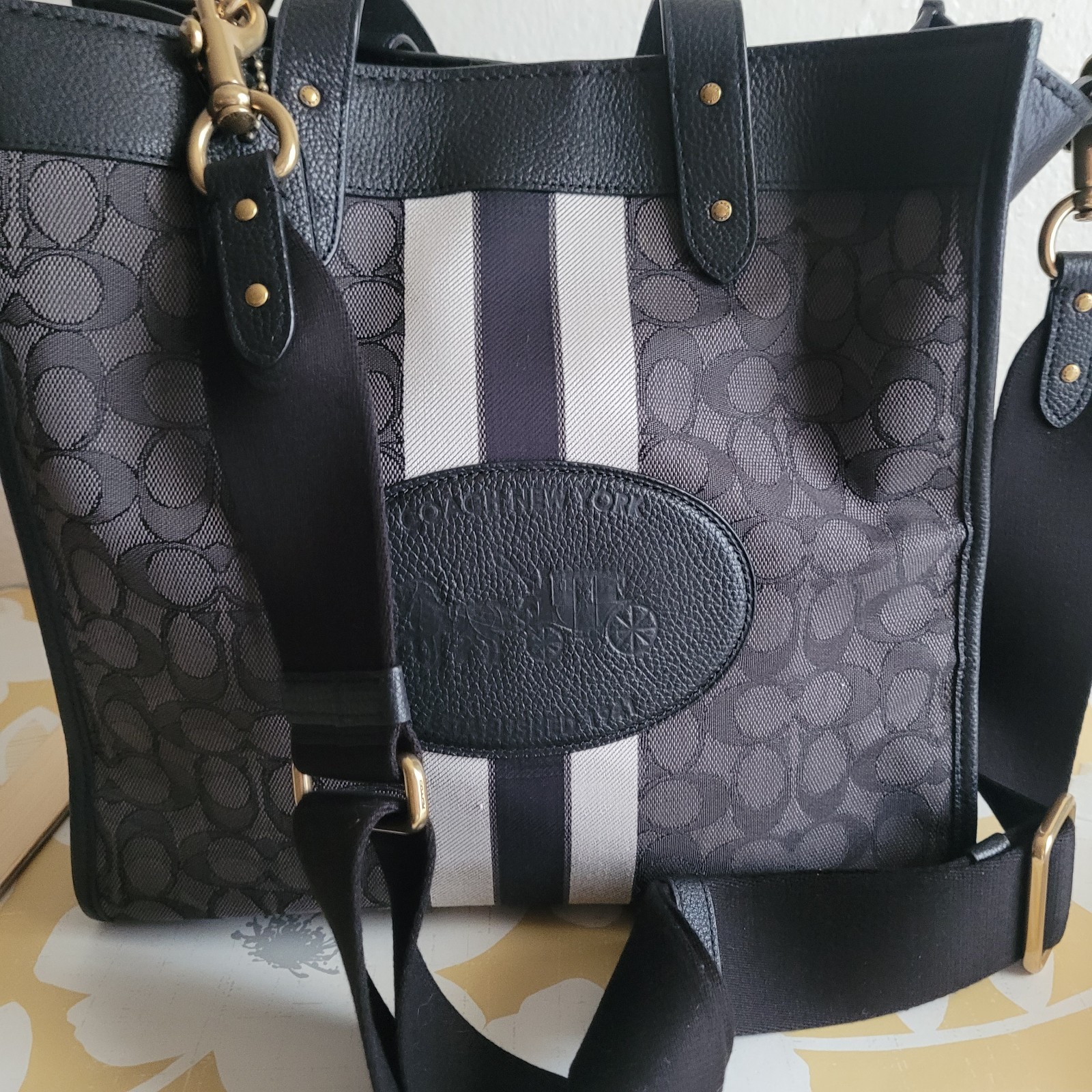 Coach Horse & Carriage Tote Black Signature Logo Bag Stripes Desinger Purse