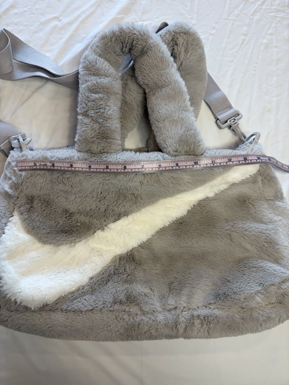 Nike Sportswear Women’s Faux Fur Tote Bag – Grey/White (DQ5804-012)