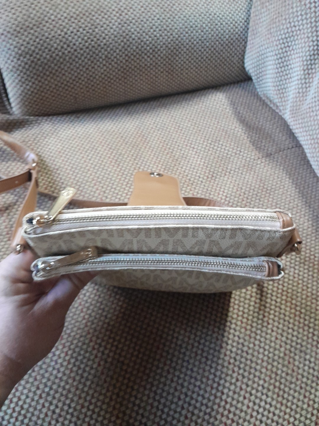Milan mailbag crossbody bag