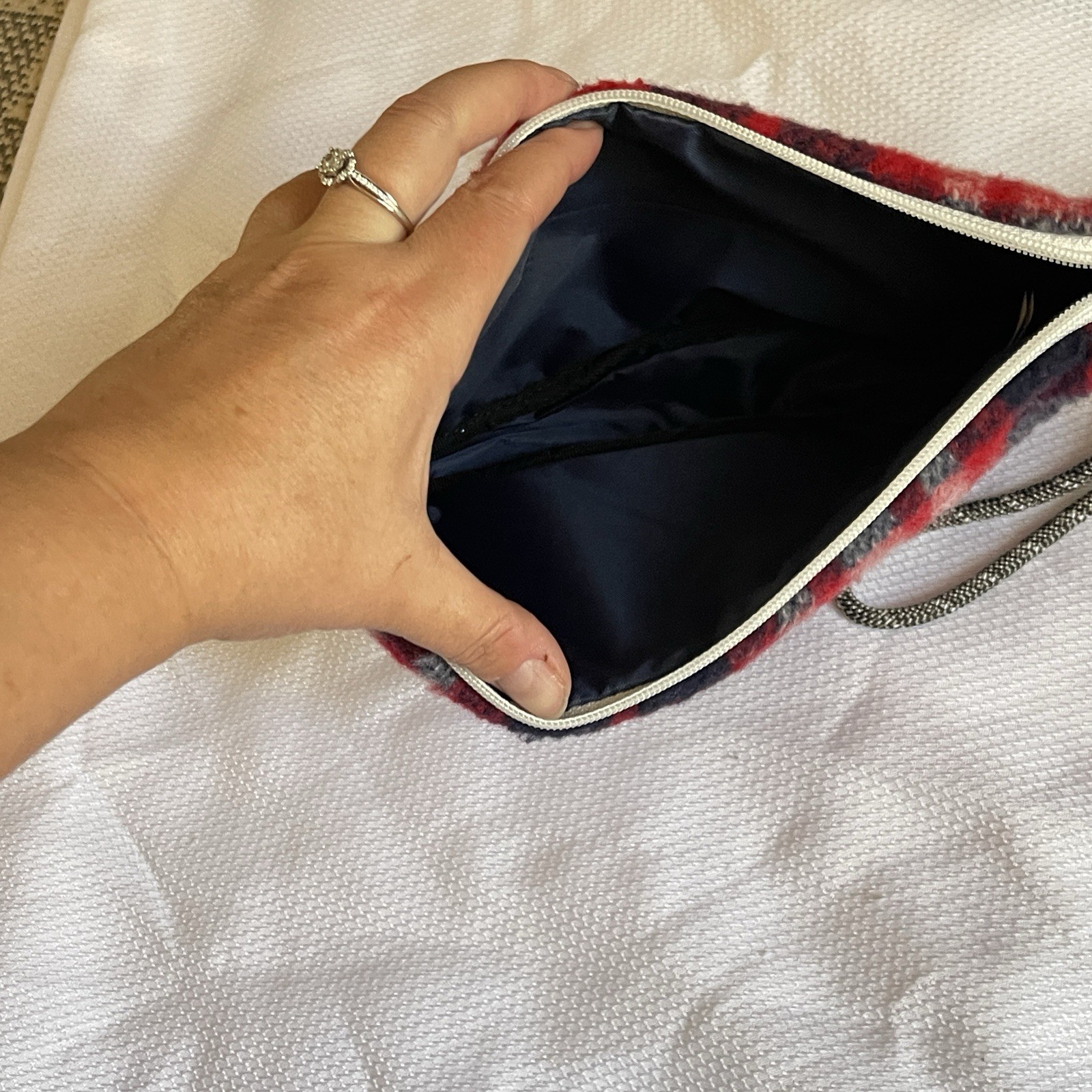 Kavu Tabernash Red Plaid Print Wristlet Pouch Detachable Strap Zipper Lined